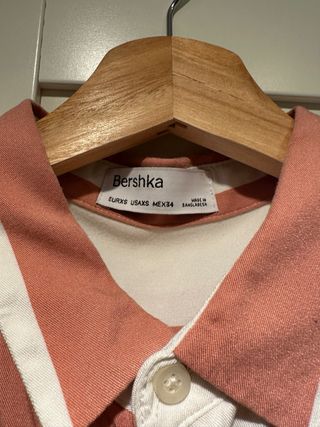 Camisa rayas salmón manga corta.