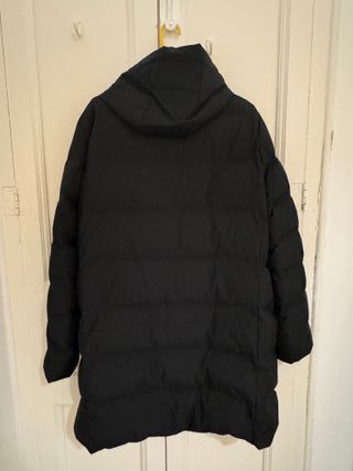 Abrigo plumífero Uniqlo hombre largo negro