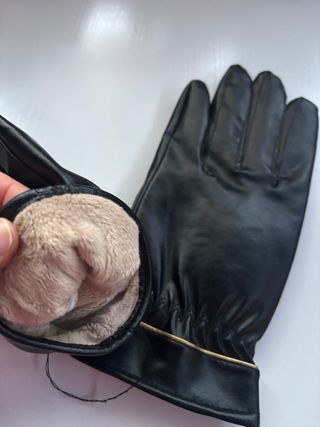 Elegantes guantes de piel sintético