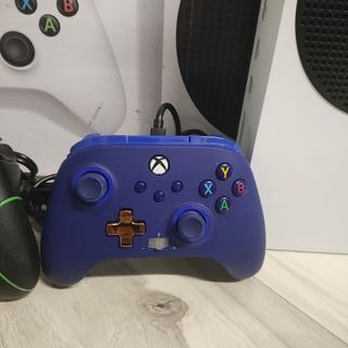 Xbox Series S + 2 Controller