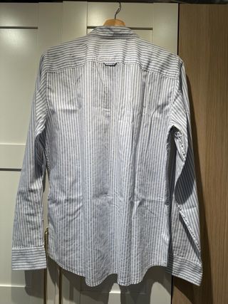 Camisa de rayas azules y blancas Pull&Bear