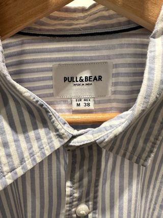 Camisa de rayas azules y blancas Pull&Bear