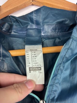 Cortavientos Quechua Azul Ligero