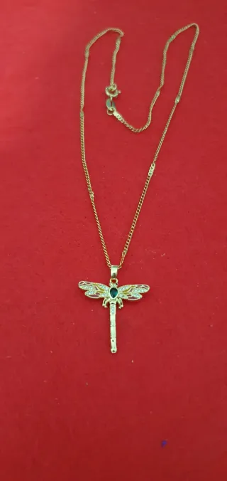 Cadena con colgante libélula oro laminado 18 kts