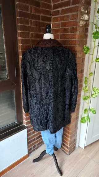 Abrigo piel astracán negro cuello pelo