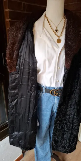 Abrigo piel astracán negro cuello pelo