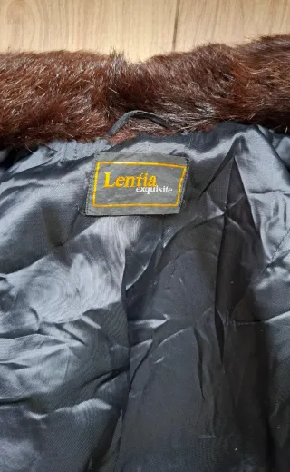 Abrigo piel astracán negro cuello pelo