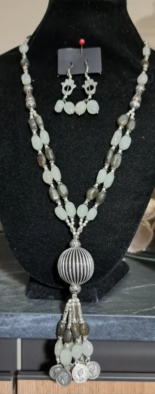 Collana e orecchini indiani prenhite argento india