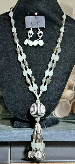 Collana e orecchini indiani prenhite argento india