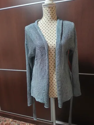 Chaqueta cruzada plateada con cinturón