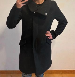 Abrigo Bershka negro