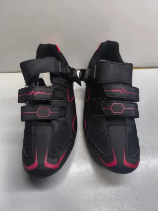 Zapatillas Ciclismo Negras con Detalles