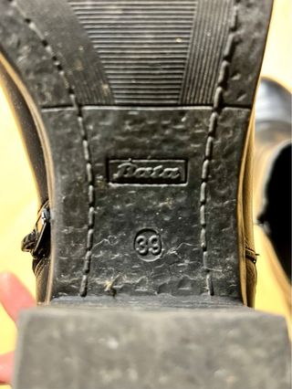 Botines de tacón negros con cremallera