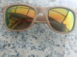 Gafas de sol espejo dorado y polarizadas