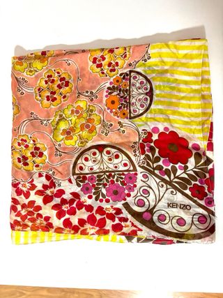 Pañuelo marca Kenzo  65x65cm