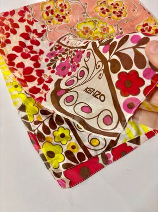 Pañuelo marca Kenzo  65x65cm