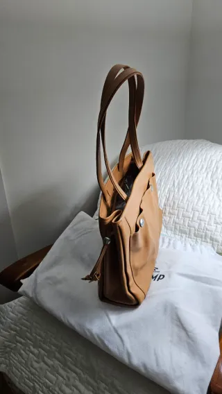 Bolso Piel Longchamp color camel.