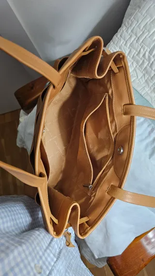 Bolso Piel Longchamp color camel.