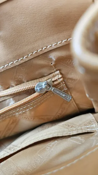 Bolso Piel Longchamp color camel.