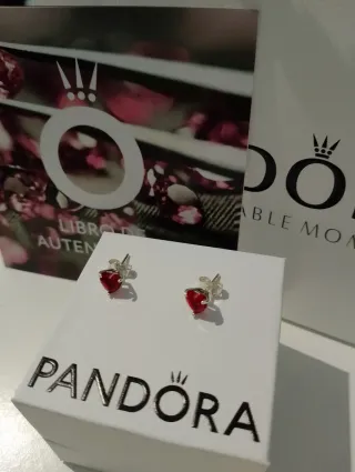 Pendientes Pandora Corazón Rojo