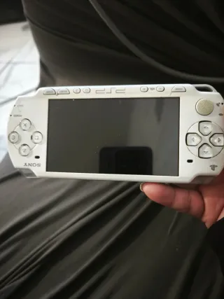 PSP Sony Bianca con giochi