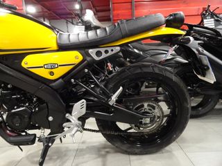 Yamaha XSR 125 Amarilla