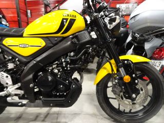 Yamaha XSR 125 Amarilla