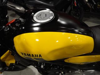Yamaha XSR 125 Amarilla
