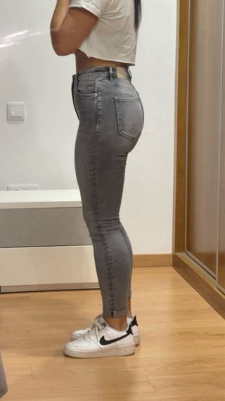 Calças de ganga cinzentas skinny