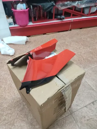 Carenado Lateral superior Depósito Honda CBR 600rr