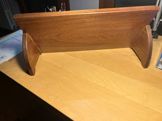 Supporto in legno per libri o tablet