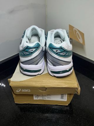 Zapatillas Asics GEL-1130 Hombre Plata y Blanco