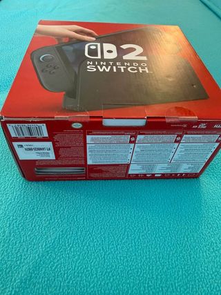 Nintendo Switch 2 con caja