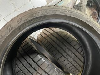 4 Neumáticos Bridgestone 225/40R19 93Y