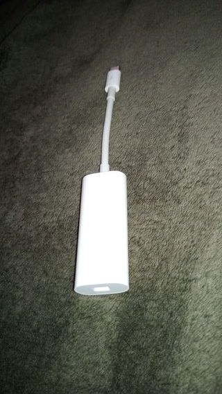 Adattatore Apple Thunderbolt 3 a Thunderbolt 2