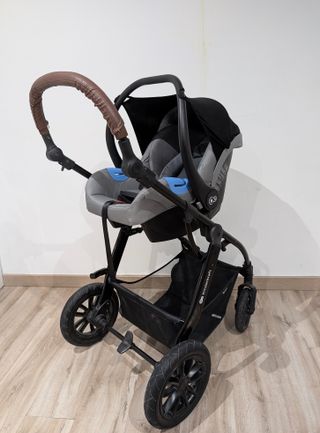 Cochecito Kinderkraft MOOV + Silla Carro