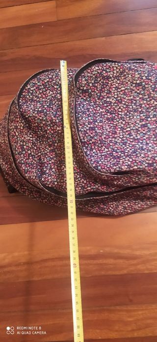 Mochila Roxy floral rosa y morada