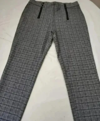 Pantalón Stradivarius cuadros cremallera