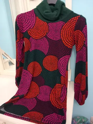 Vestido punto estampado cuello alto