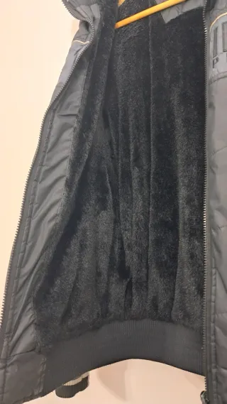 Abrigo negro invierno INSIDE