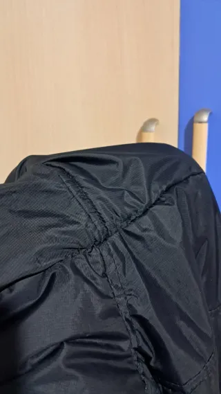 Abrigo negro invierno INSIDE