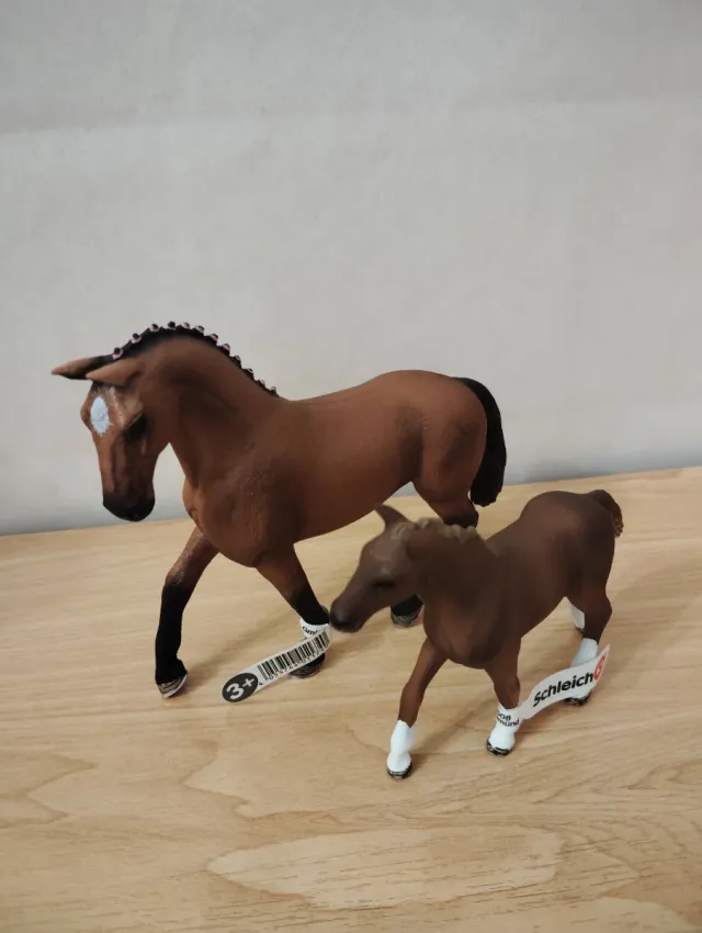 Yegua y Potro Hannoverianos Schleich