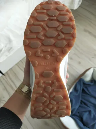 Zapatillas Pull&Bear grises y beige