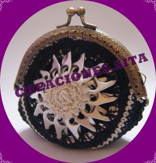 Bolso de crochet con anillas