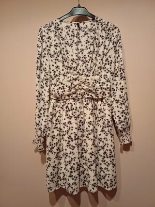 Vestido estampado floral crema y negro