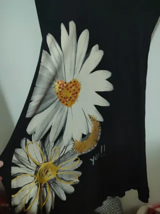 Vestido negro con detalle terciopelo