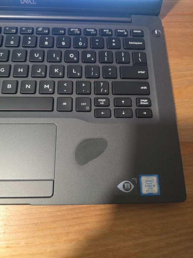 Schermo tattile Dell Latitude 7400 16 GB RAM SSD da 256 GB