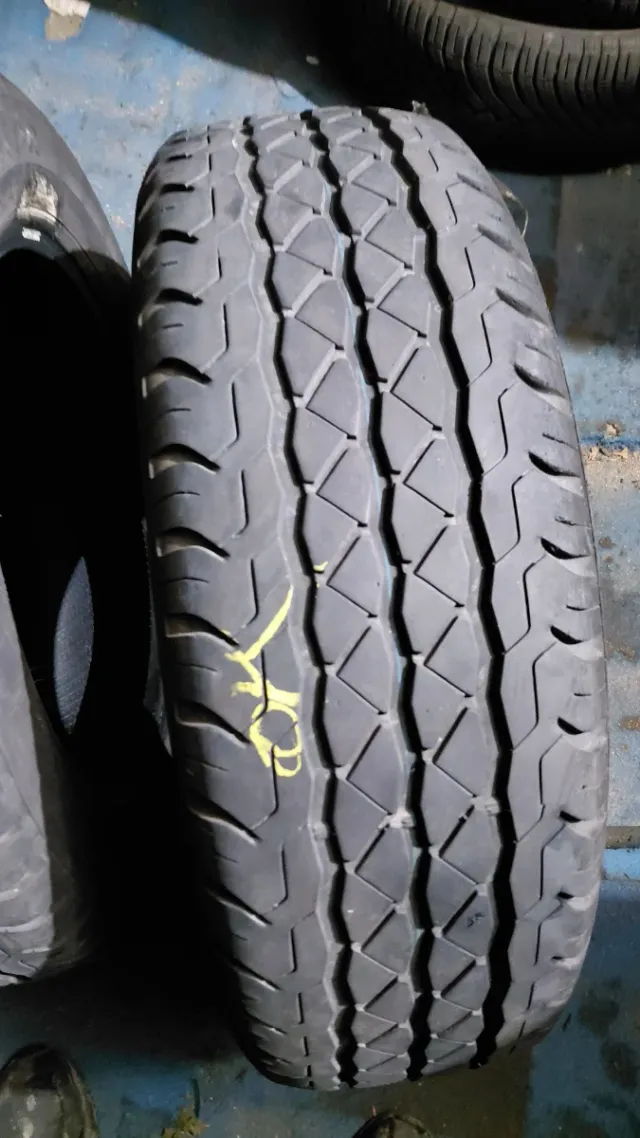 Neumático 205/65/16