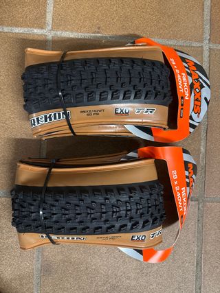 2 Cubiertas Maxxis Rekon 29x2.40WT EXO TR
