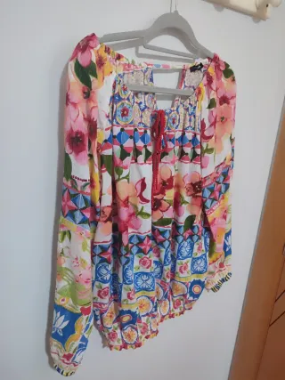 Blusón Desigual Multicolor Estampado Flores